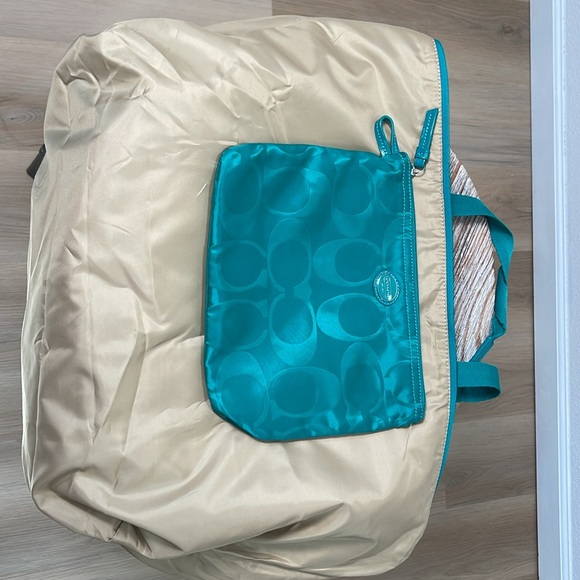 Rare Coach XL EMERALD GREEN Weekender Tote + Pouch - Picture 6 of 8